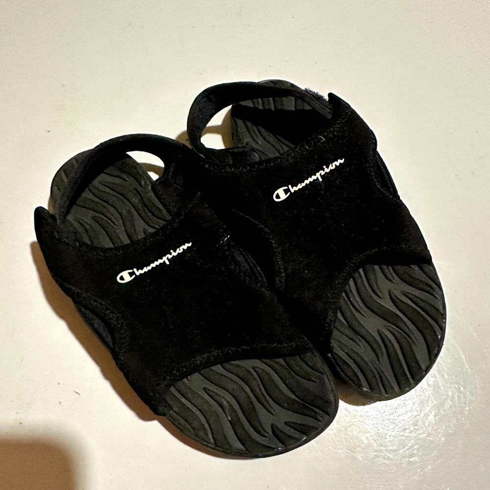 Youth Champion Sandals Size 12.5